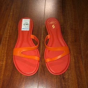 SARTO - Gwyneth Chili - ASYM           Leather Slip on Flips